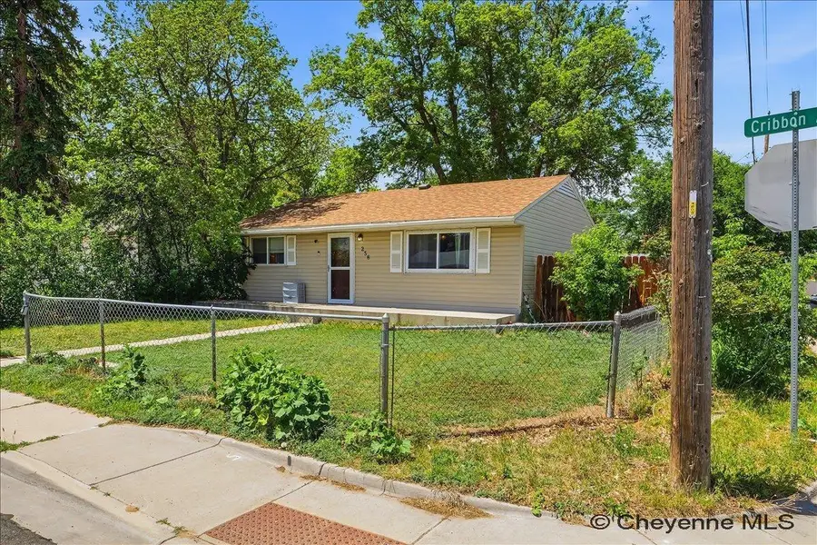 256 Cribbon Ave, Cheyenne, WY 82007 - #2
