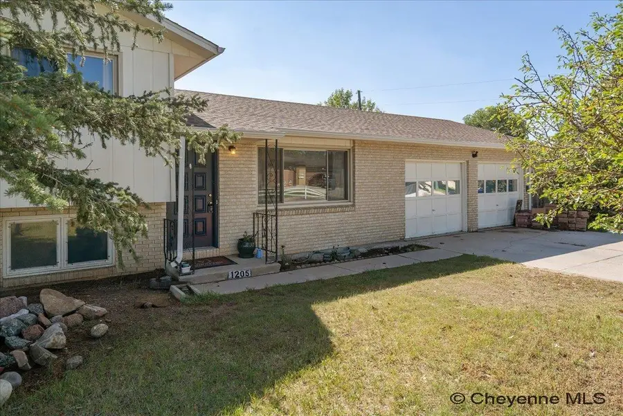 1205 E Carlson St, Cheyenne, WY 82009 - #3