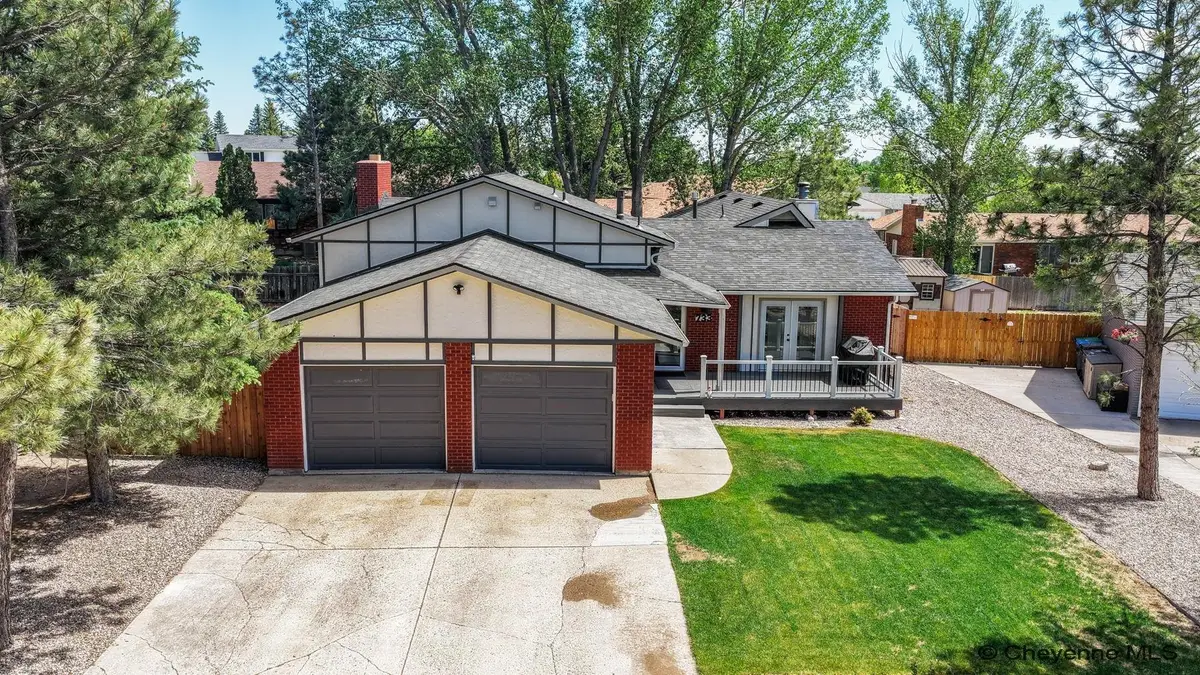 733 Dogwood Ave, Cheyenne, WY 82009 - #1