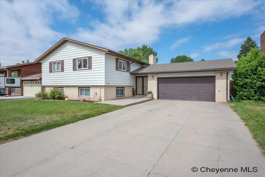 5214 Hickory Pl, Cheyenne, WY 82009 - #2