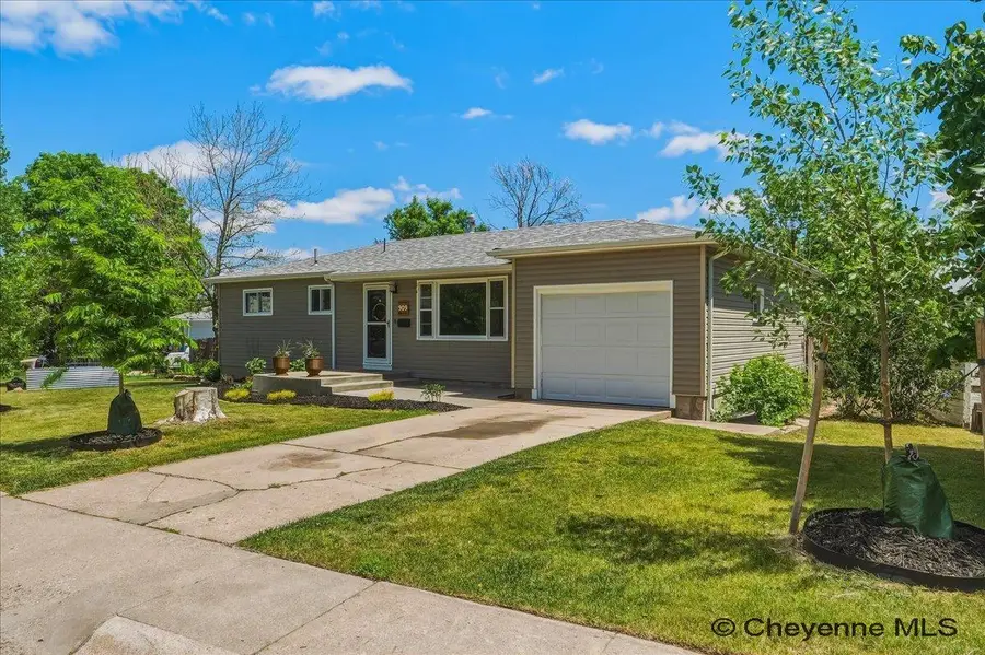 909 Kingham Dr, Cheyenne, WY 82001 - #2