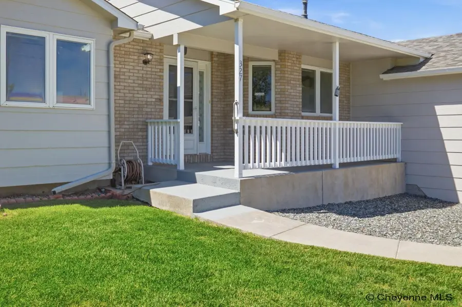 327 Cody St, Cheyenne, WY 82009 - #3