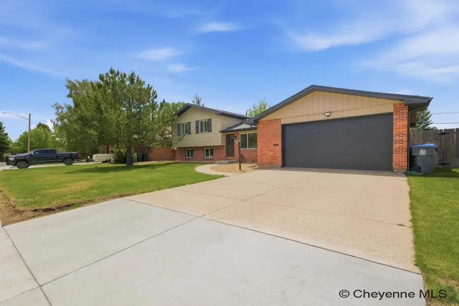 1949 Cheshire Dr, Cheyenne, WY 82001 - #2