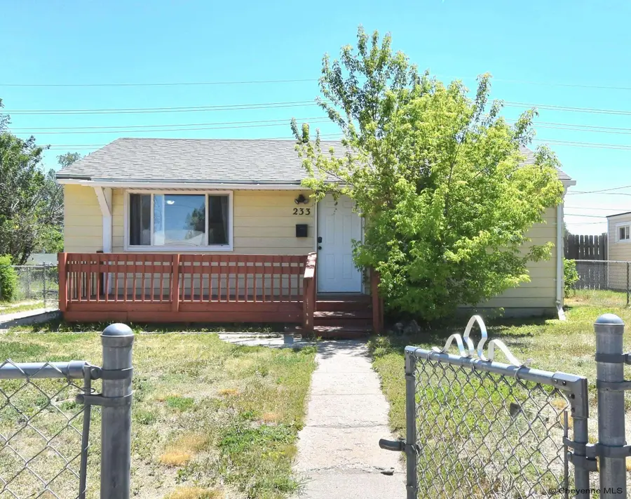 233 Hynds Ave, Cheyenne, WY 82007 - #2