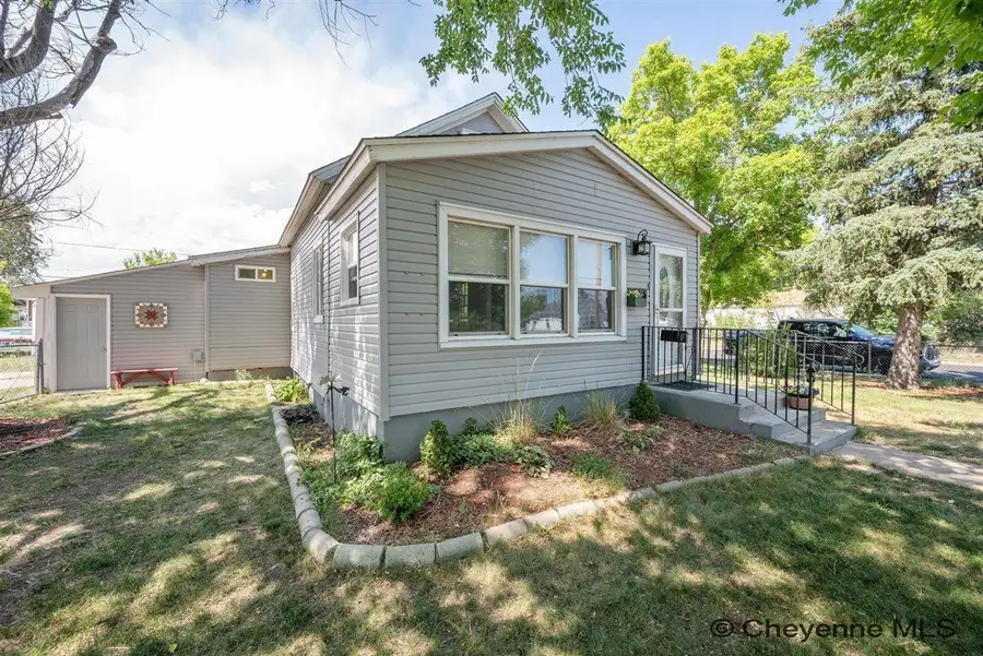 522 E 2nd St, Cheyenne, WY 82007 - #2