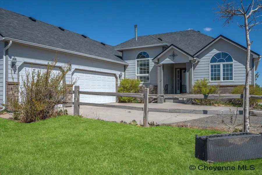 8543 Firethorn Ln, Cheyenne, WY 82009 - #2