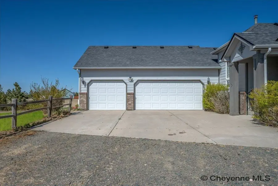 8543 Firethorn Ln, Cheyenne, WY 82009 - #3