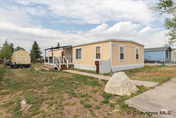 718 Dallas Rd, Cheyenne, WY 82007