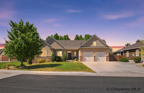 824 West Dale Blvd, Cheyenne, WY 82009-000
