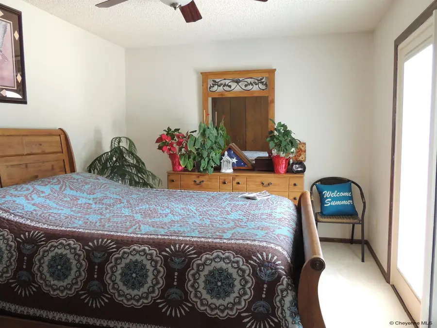 330 Manewal Dr, Cheyenne, WY 82009 - #2
