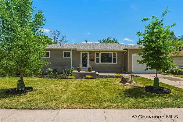 909 Kingham Dr, Cheyenne, WY 82001