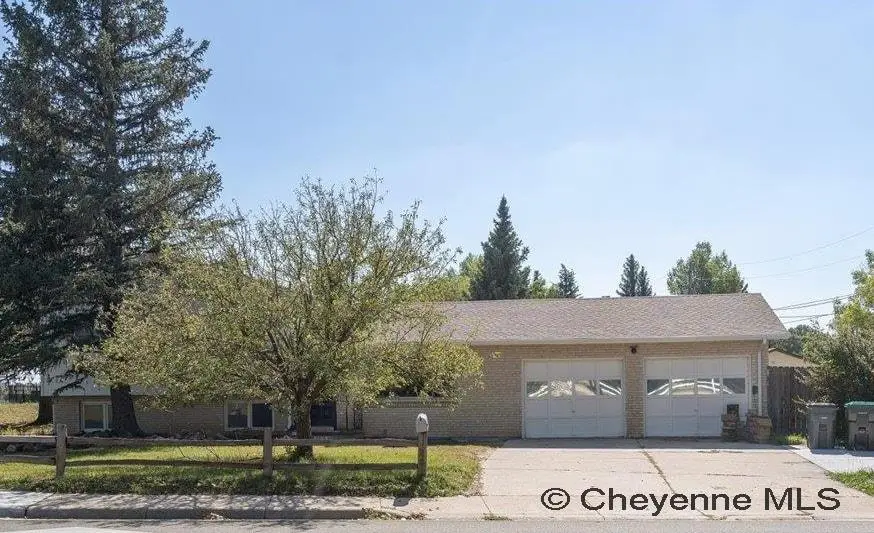 1205 E Carlson St, Cheyenne, WY 82009 - #1