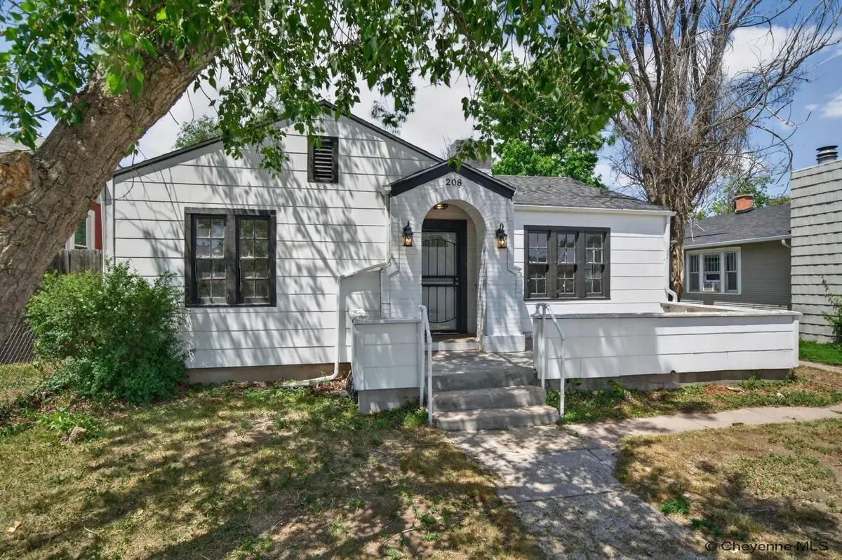 208 E 3rd Ave, Cheyenne, WY 82001 - #1