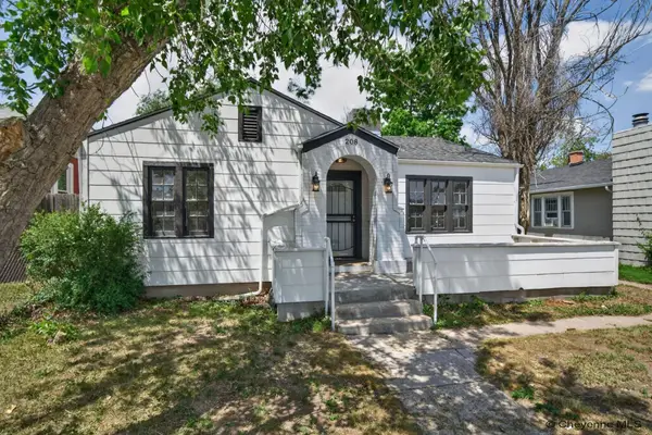 208 E 3rd Ave, Cheyenne, WY 82001