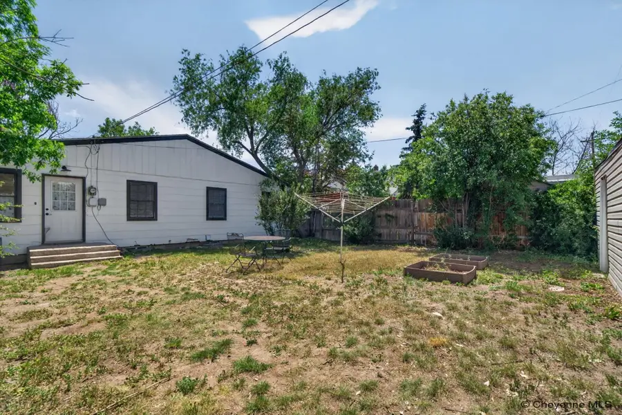 208 E 3rd Ave, Cheyenne, WY 82001 - #2