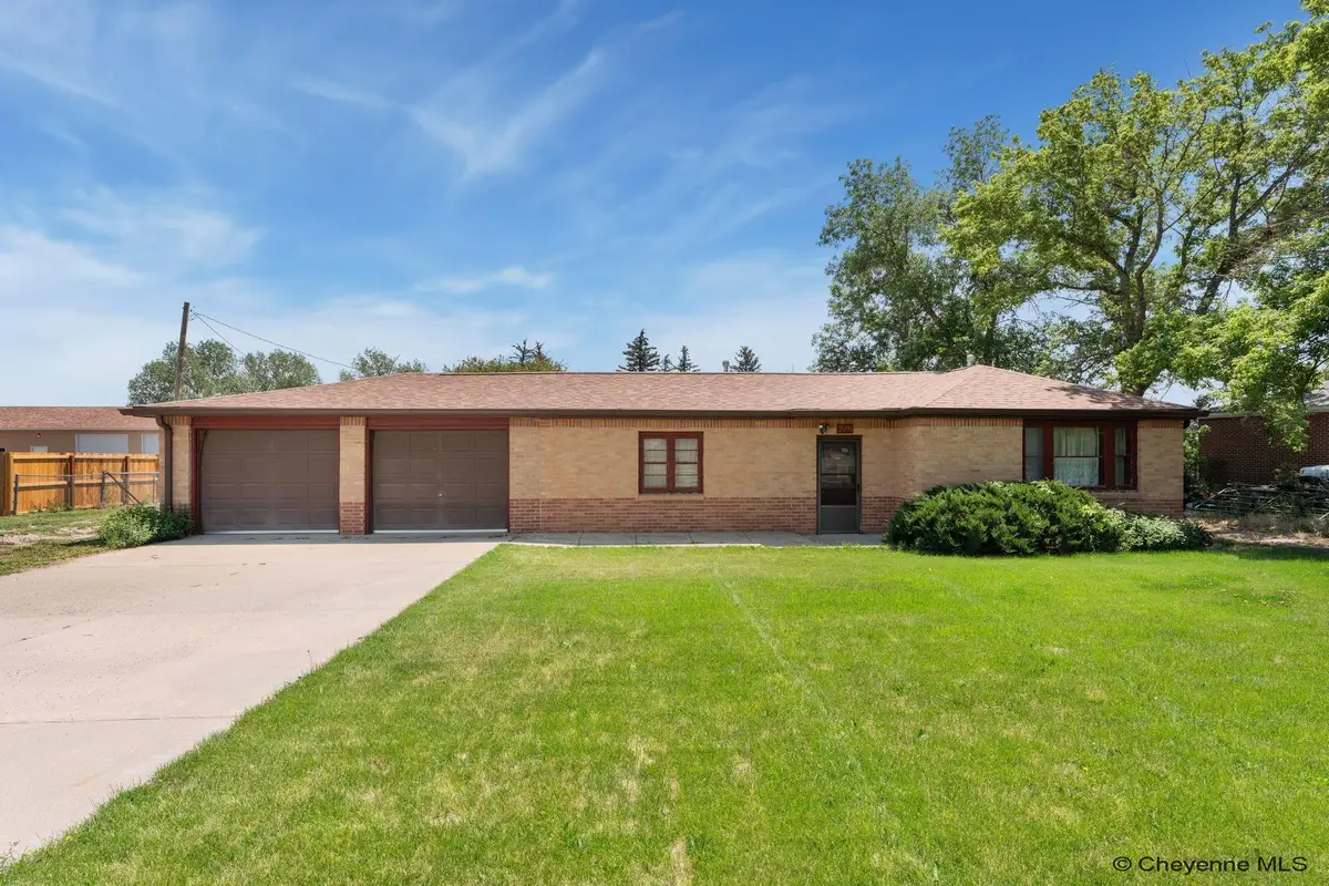 2101 Park Ave, Cheyenne, WY 82007 - #1