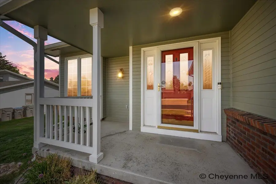 210 Comanche Dr, Cheyenne, WY 82009 - #2