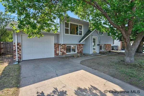 6919 Bonneville Pl, Cheyenne, WY 82009