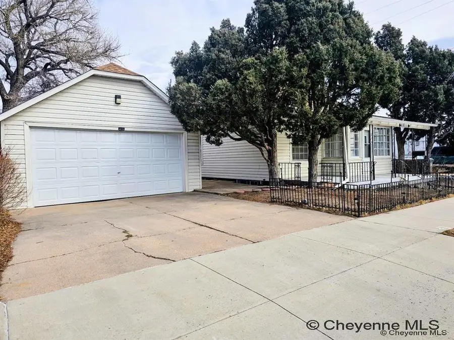 2515 Snyder Ave, Cheyenne, WY 82001 - #2