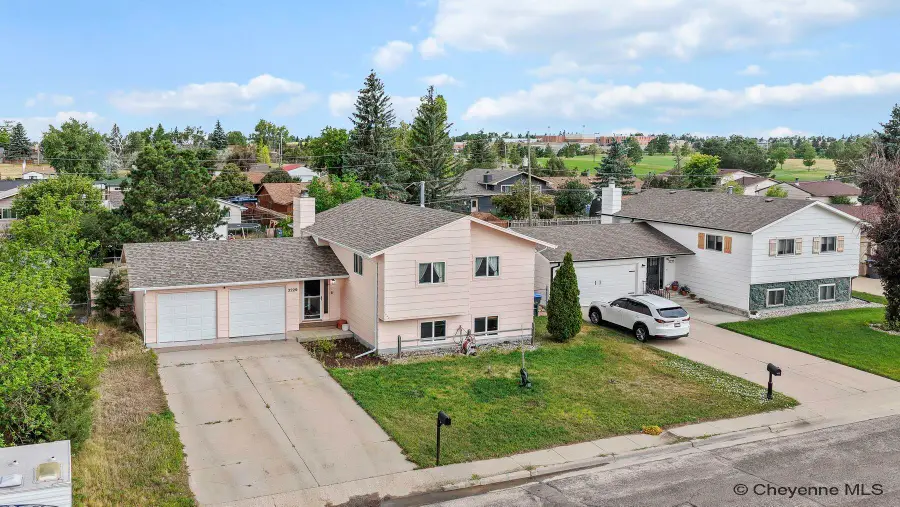 3229 Rock Springs St, Cheyenne, WY 82001 - #2