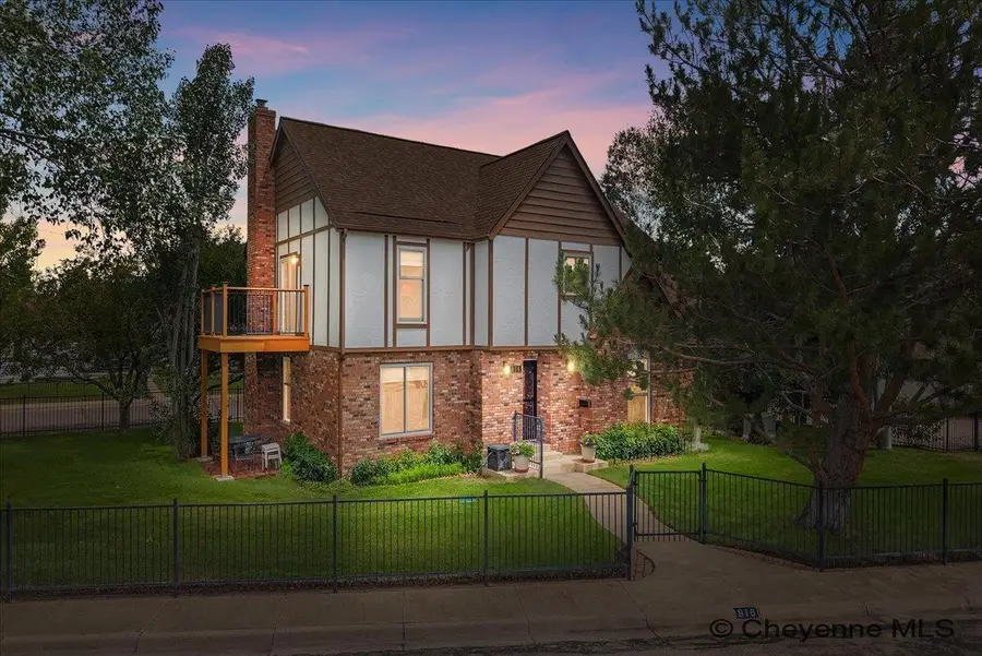 916 Frontier Park Ave, Cheyenne, WY 82001 - #3