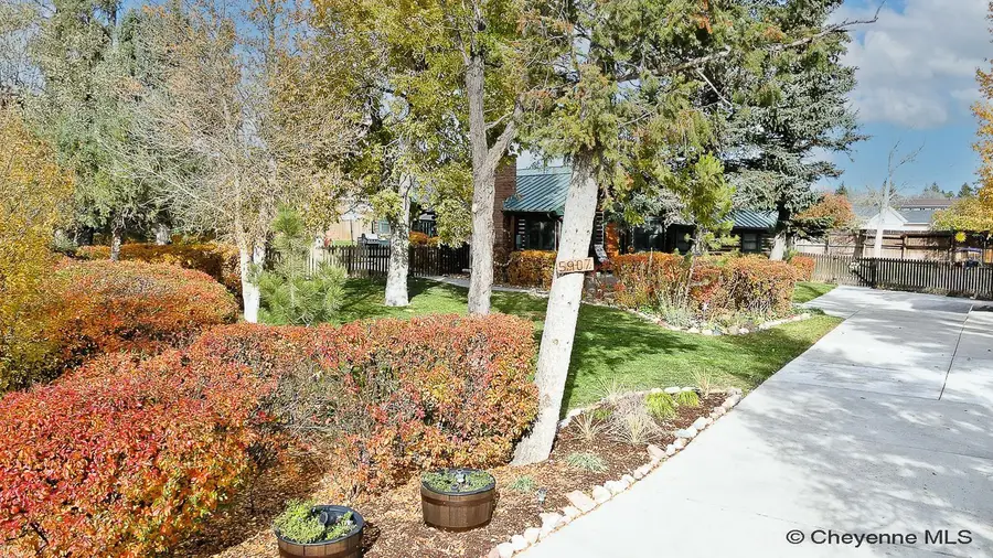 5907 Townsend Pl, Cheyenne, WY 82009 - #3