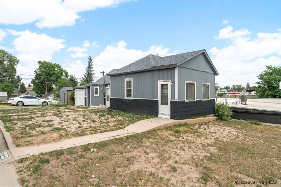 1518 E 14th St, Cheyenne, WY 82001 - #3