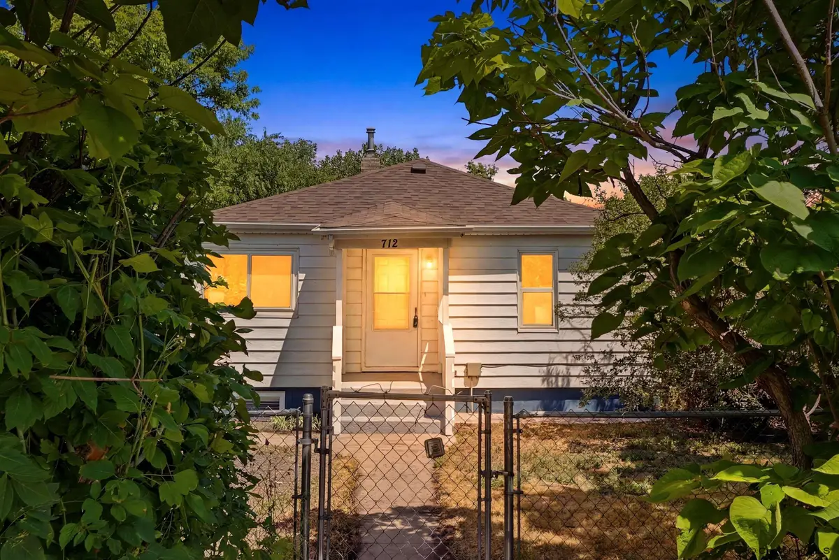 712 W 5th St, Cheyenne, WY 82007 - #1
