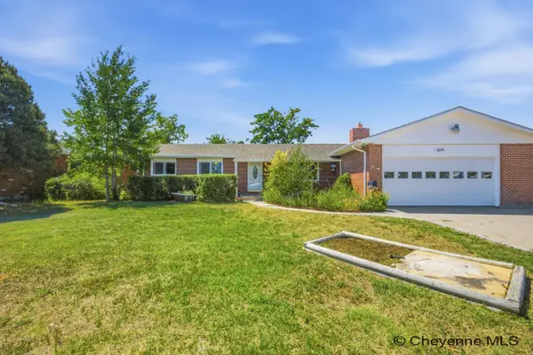 829 E Carlson St, Cheyenne, WY 82009