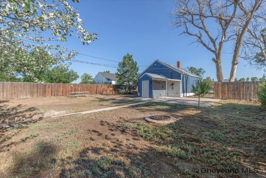 2539 E 10th St, Cheyenne, WY 82001 - #3