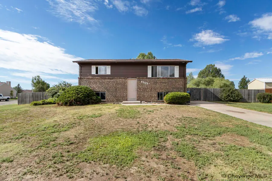 4309 Rio Verde St, Cheyenne, WY 82009 - #2