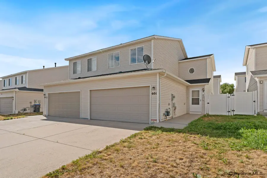 601 W 3rd St, Cheyenne, WY 82007 - #2