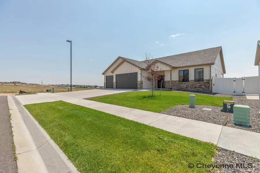 5713 Opal Dr, Cheyenne, WY 82009 - #2
