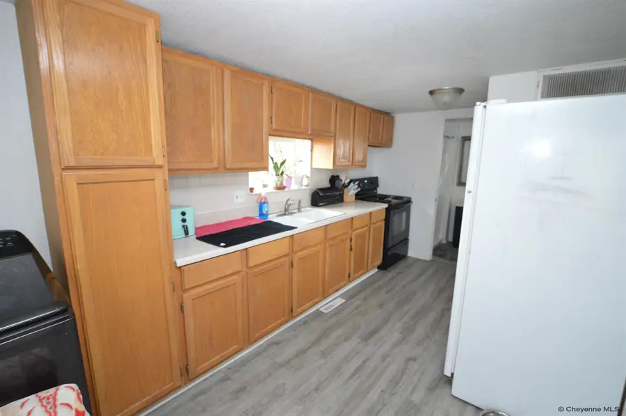 819 W 9th St, Cheyenne, WY 82001 - #3