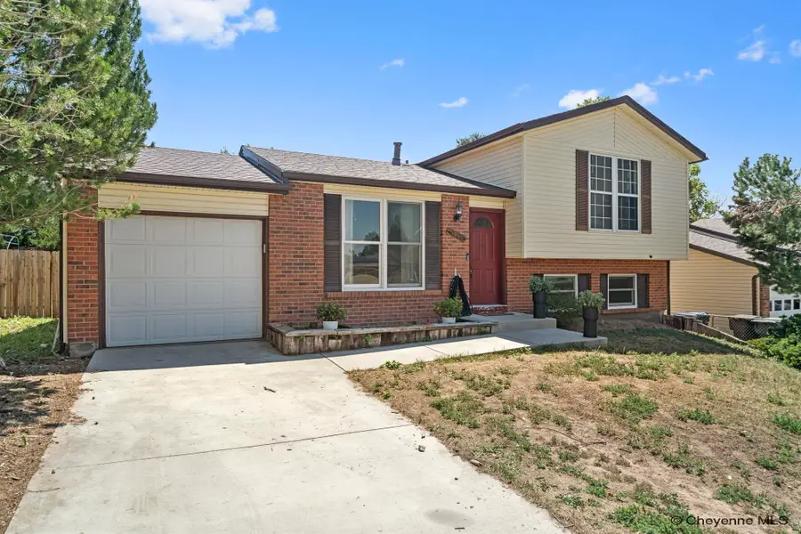 5005 Griffith Ave, Cheyenne, WY 82009 - #2