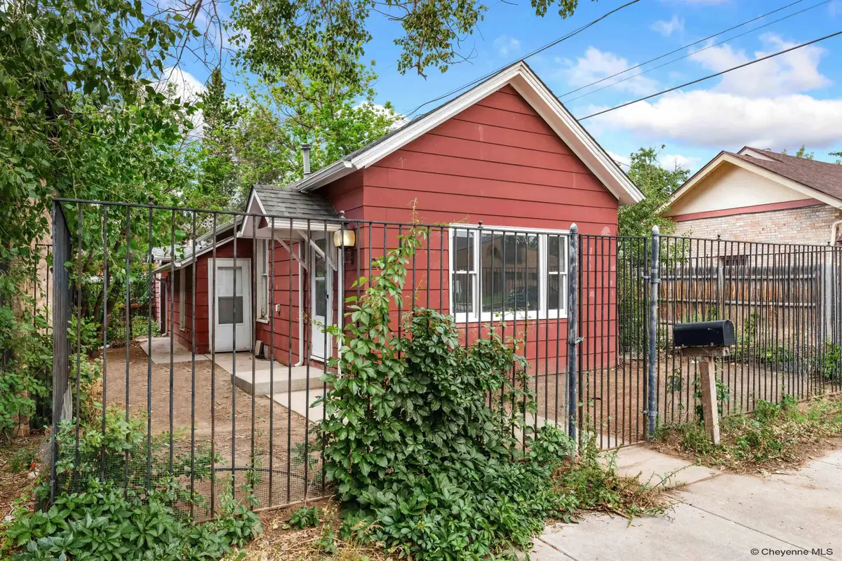 2510 Maxwell Ave, Cheyenne, WY 82001 - #1