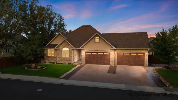 7512 Robin Dr, Cheyenne, WY 82009