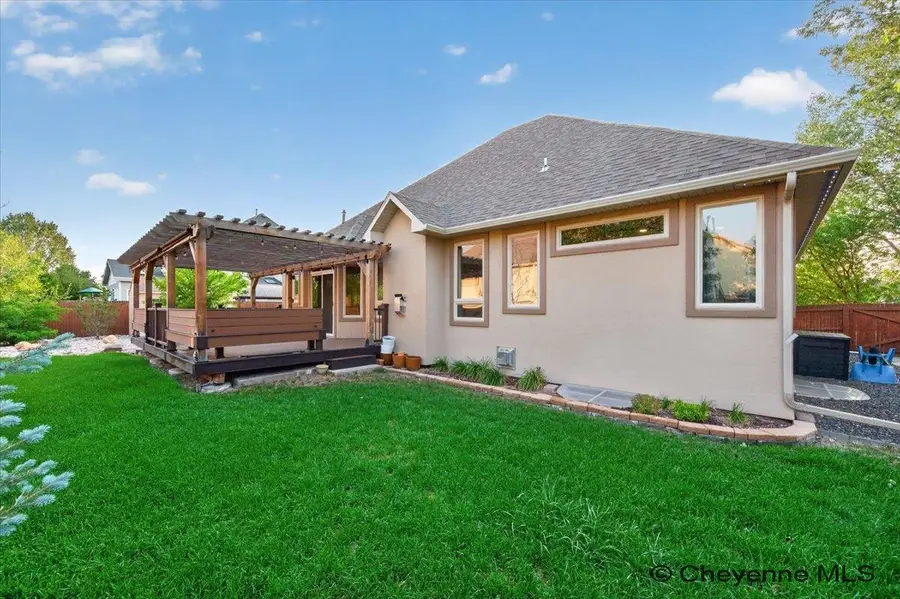 7512 Robin Dr, Cheyenne, WY 82009 - #3