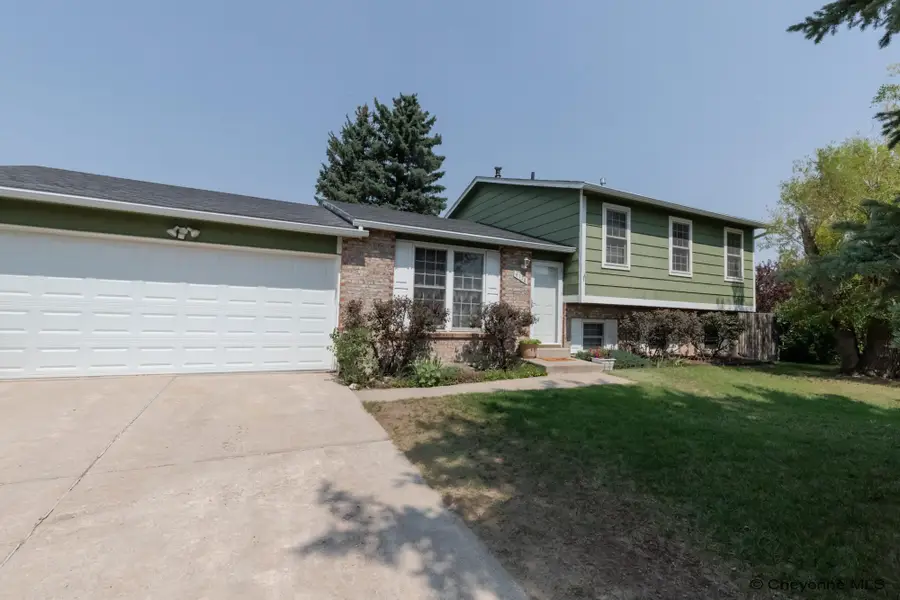 4118 Rangeview Dr, Cheyenne, WY 82001 - #3