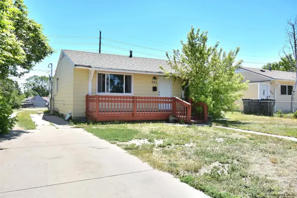 233 Hynds Ave, Cheyenne, WY 82007