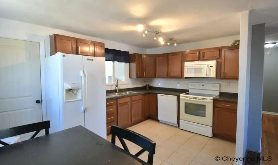 233 Hynds Ave, Cheyenne, WY 82007 - #2