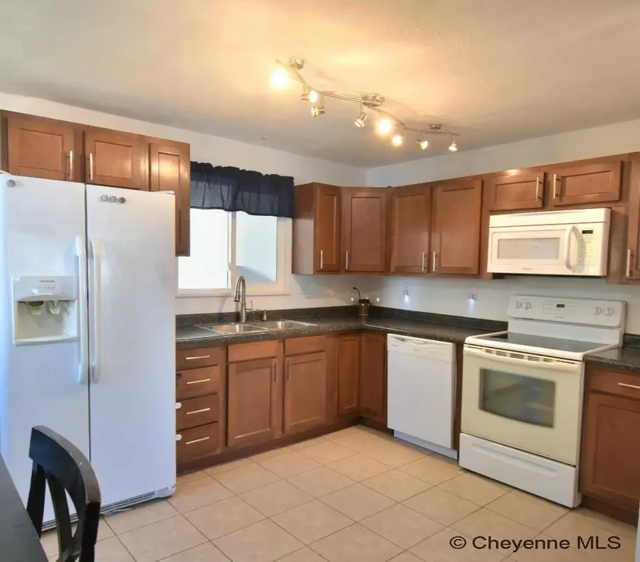 233 Hynds Ave, Cheyenne, WY 82007 - #3