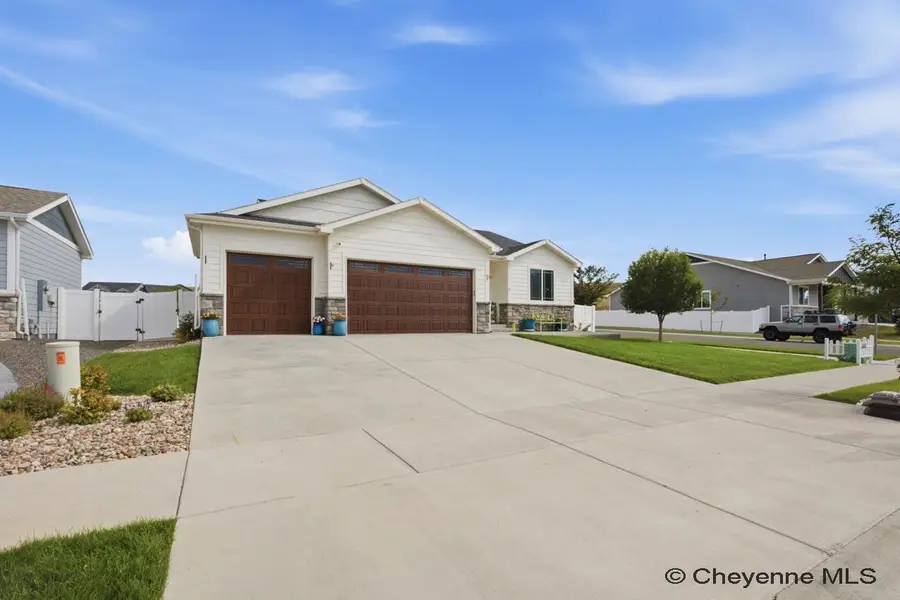 5332 Carmel Dr, Cheyenne, WY 82009 - #3