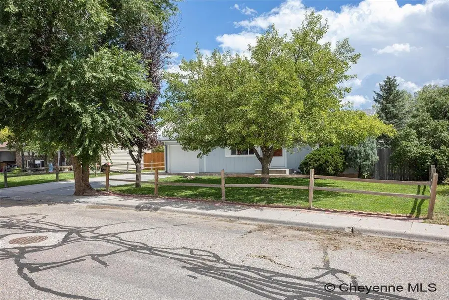 4511 Glendo Ave, Cheyenne, WY 82001 - #3