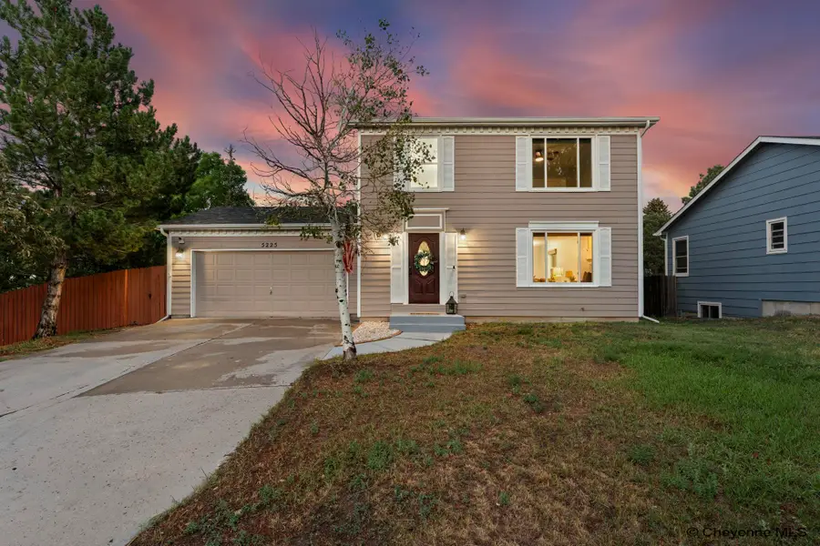 5225 Sunset Dr, Cheyenne, WY 82009 - #2