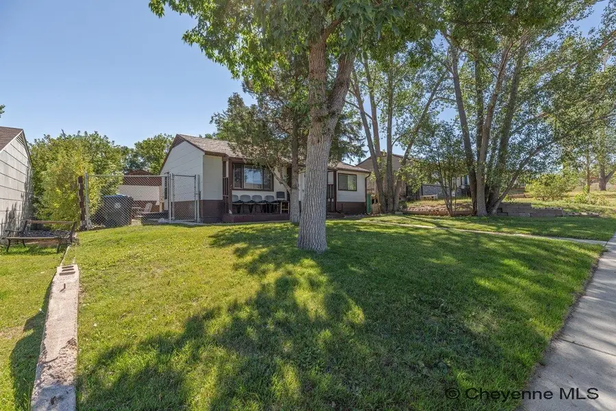 211 Mccomb Ave, Cheyenne, WY 82001 - #2