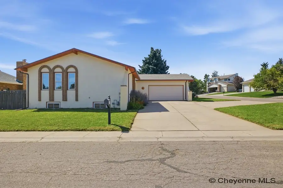 209 Ferguson Ave, Cheyenne, WY 82009 - #2