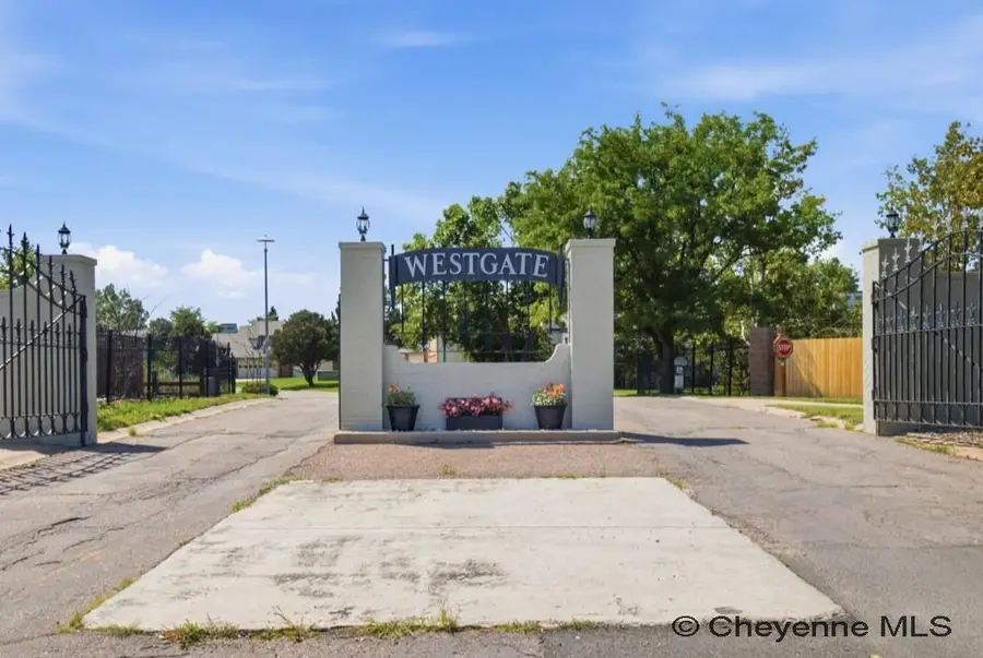 209 Ferguson Ave, Cheyenne, WY 82009 - #3