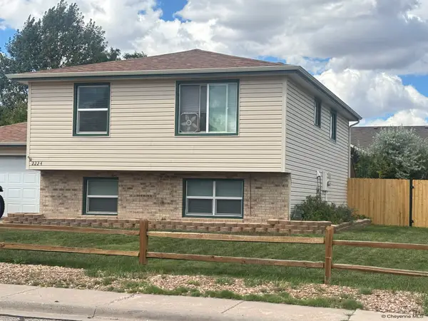 2224 Apache St, Cheyenne, WY 82009
