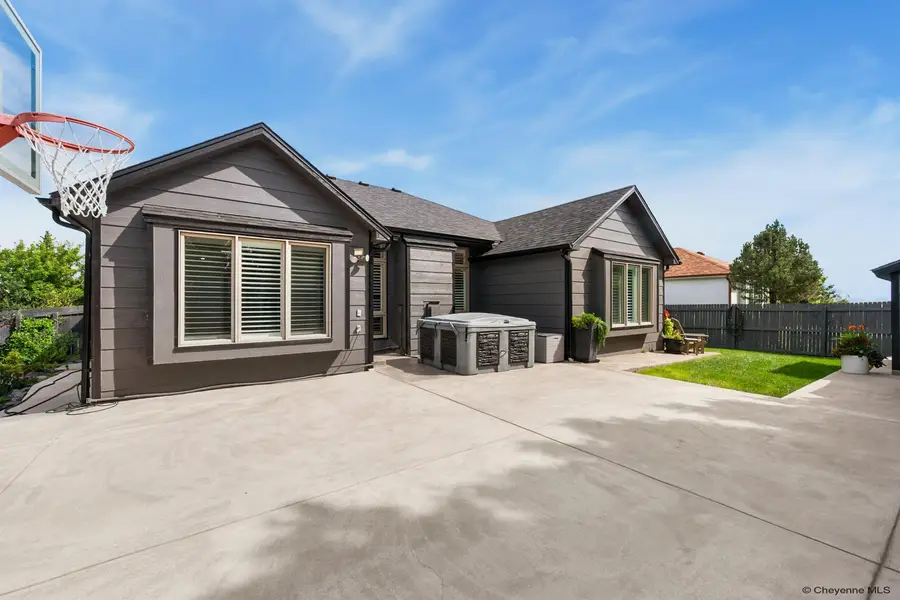 903 Montclair Dr, Cheyenne, WY 82009 - #3
